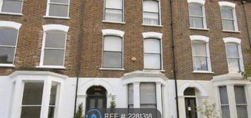 Flat to rent in Cheverton Road, London N19