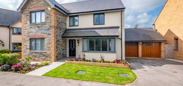 5 bed detached house for sale