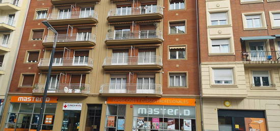 Piso en venta en calle de Olite, 43