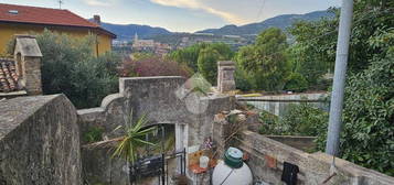 CASA SEMINDIPENDENTE A TAGGIA