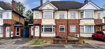 Maisonette for sale in Collins Drive, Ruislip HA4