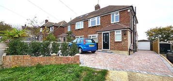 3 bed semi-detached house to rent