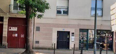 STUDIO 1ER ETAGE côté cour