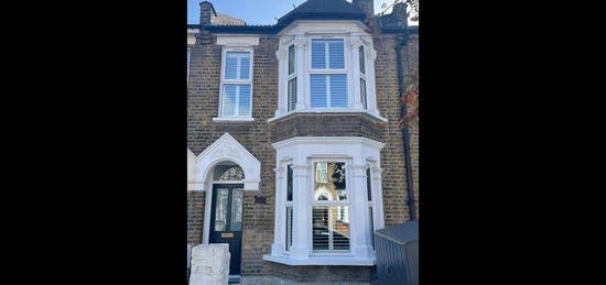 Room to rent in Windsor Road, London E10