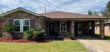 123 Dianne Dr, Saint Rose, LA 70087