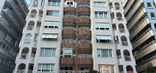 Premium Mülk Uzmanından İnönü Caddesi Üzerinde 4+1 Satılık Daire