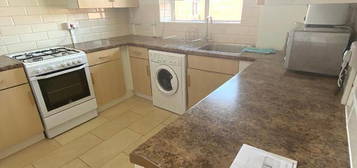 2 bed flat to rent