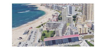 Apartamento T2 com Garagem, Arrumos e Vistas de mar - a 50m da Prai...