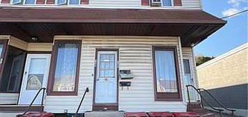 120 2nd St APT A, Lehighton, PA 18235