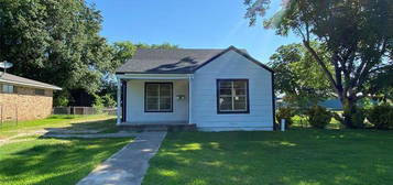 937 Howell St, Wills Point, TX 75169