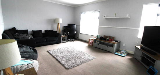 Flat to rent in Sea Street, Herne Bay CT6