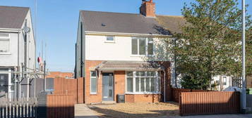 4 bedroom semi-detached house for sale