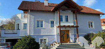 Gepflegtes modernes Wohnhaus mit Südwestterrasse (ca. 40 m²) + 2 Balkone