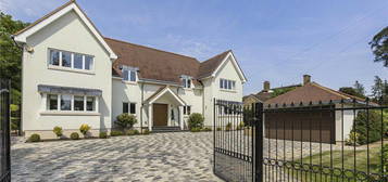 5 bedroom detached house for sale