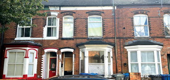 Terraced house for sale