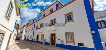 Arrenda moradia T3 - Ericeira Centro, A Casa das Casas