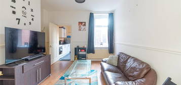 2 bed flat to rent