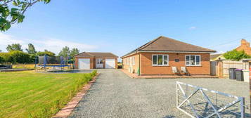 4 bedroom detached bungalow for sale