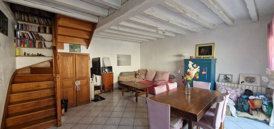 Maison 2 étages  à vendre, 4 pièces, 2 chambres, 70 m²