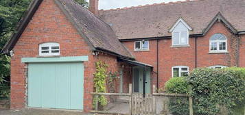 3 bedroom semi-detached house to rent