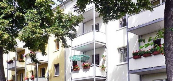 +++ 2 Zimmer in grüner Oase mit Balkon und großer Wohnküche +++