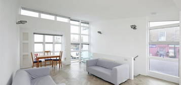 Town house to rent in Farmer's Road, London SE5