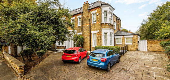 Flat for sale in Rosemont Road, London W3