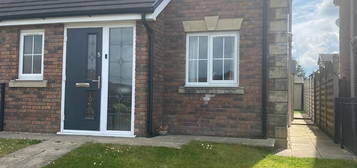 3 bed semi-detached house to rent