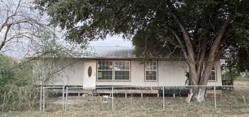 308 Copp, Cotulla, TX 78014