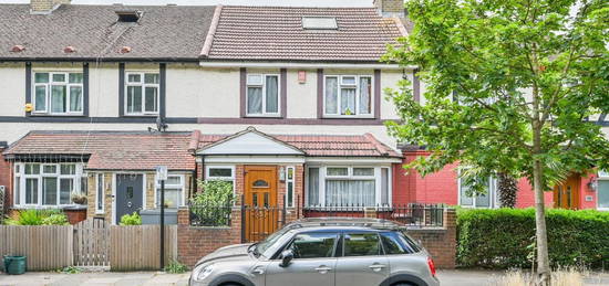 Property to rent in Lionel Road North, Gunnersbury, Brentford TW8