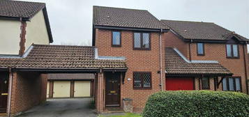 2 bedroom link detached house for sale