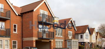 Flat to rent in Hill Top Road, Headington Hill, Oxford OX4