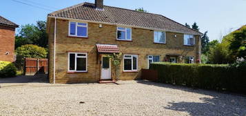 6 bedroom semi-detached house to rent