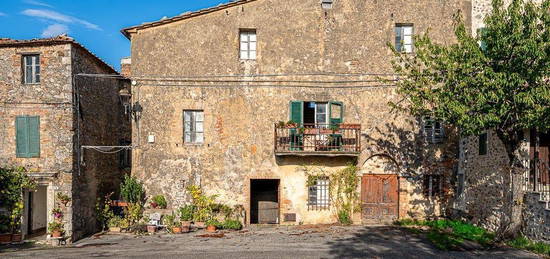 Casale Strada Provinciale delle Pinete, Monticiano