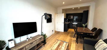 Flat to rent in Richmond Place, Brighton BN2