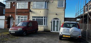 3 bed semi-detached house to rent