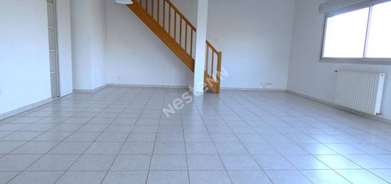 Appartement  à louer, 4 pièces, 3 chambres, 135 m²