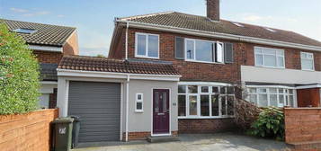 3 bedroom semi-detached house for sale