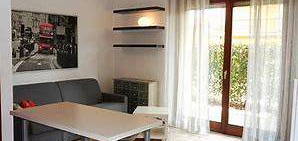 Bergamo ampio monolocale arredato ad euro 500