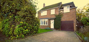 Detached house to rent in Seymour Gardens, Feltham TW13