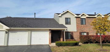 890 Cross Creek Dr N Apt BB2, Roselle, IL 60172