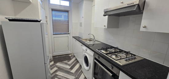 2 bed flat to rent