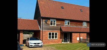 3 bedroom semi-detached house