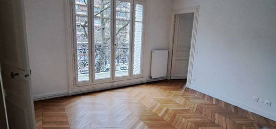 Appartement  à louer, 4 pièces, 2 chambres, 101 m²