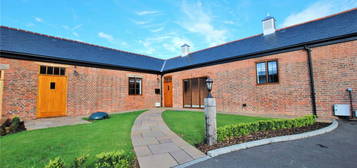 2 bed detached house to rent