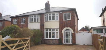 3 bedroom semi-detached house to rent