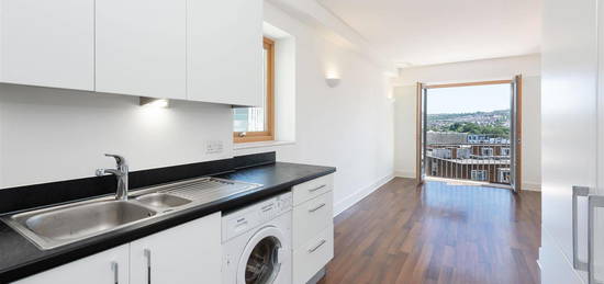 Flat to rent in Brighton Belle, 2 Stroudley Road, Brighton BN1