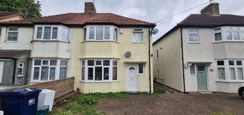 4 bed semi-detached house to rent