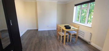 2 bed flat to rent