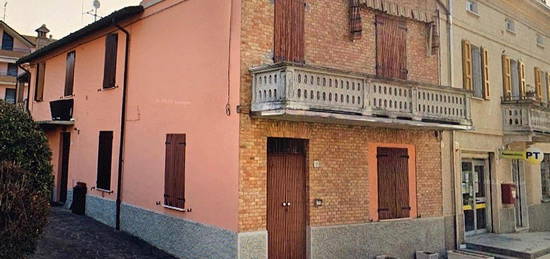 Casa in centro paese felegara